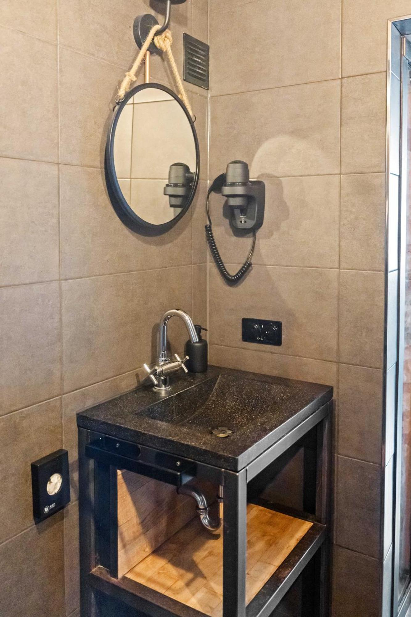 Boetiekhotel Ons Oude Raadhuis Hooge Zwaluwe Ngoại thất bức ảnh
